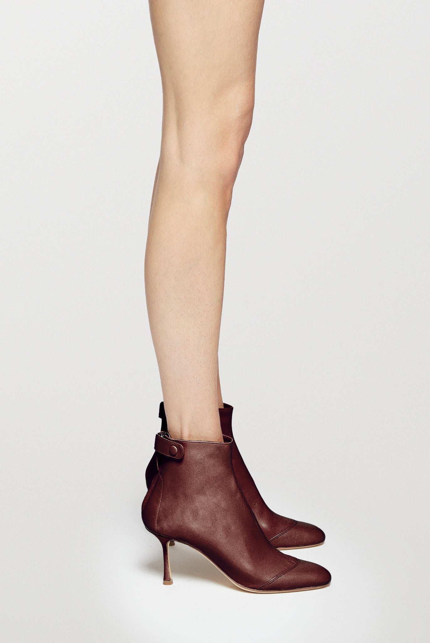 bordeaux soft bootie with a zip and button closure on the back heel hight 95mm