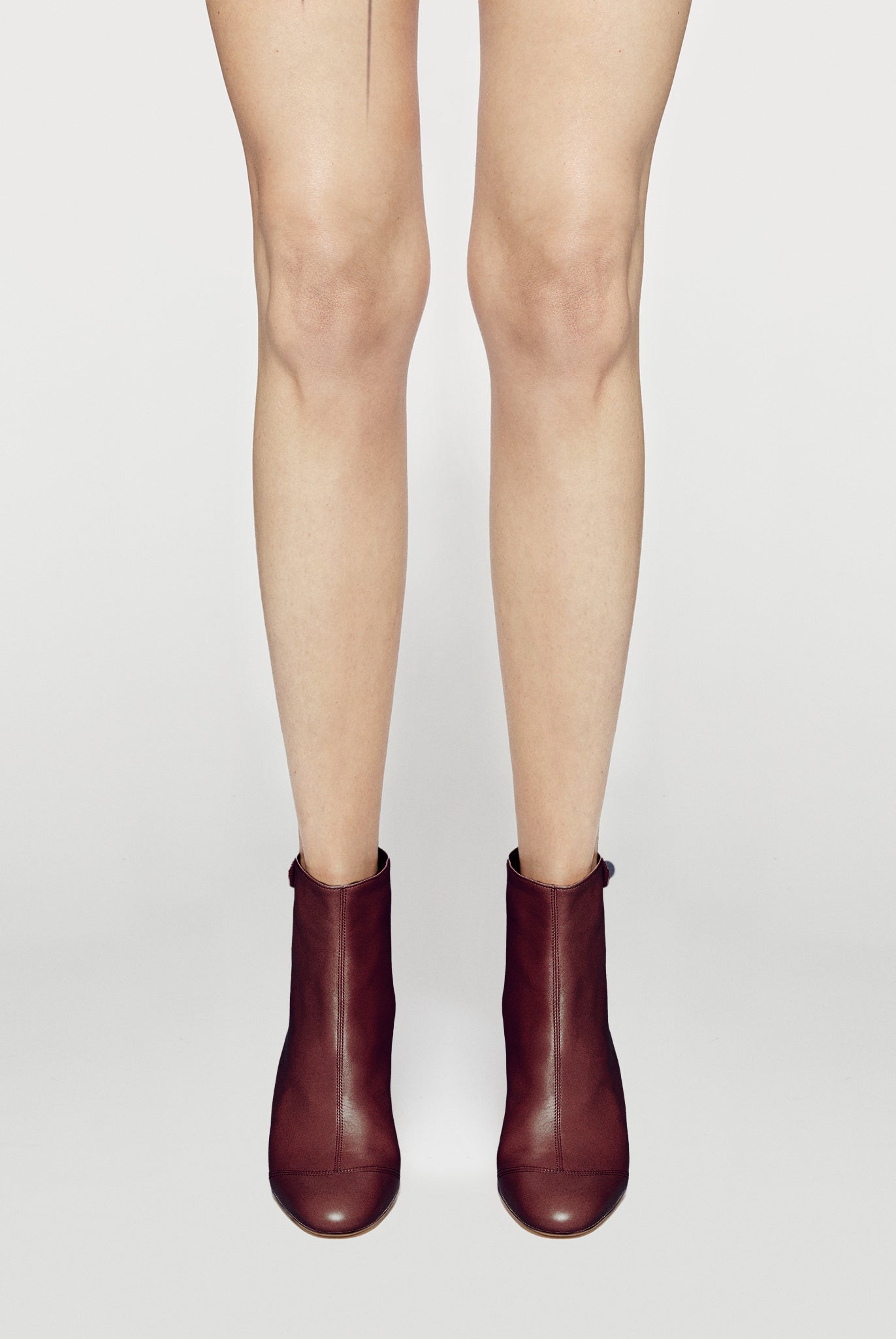 bordeaux soft bootie with a zip and button closure on the back heel hight 95mm