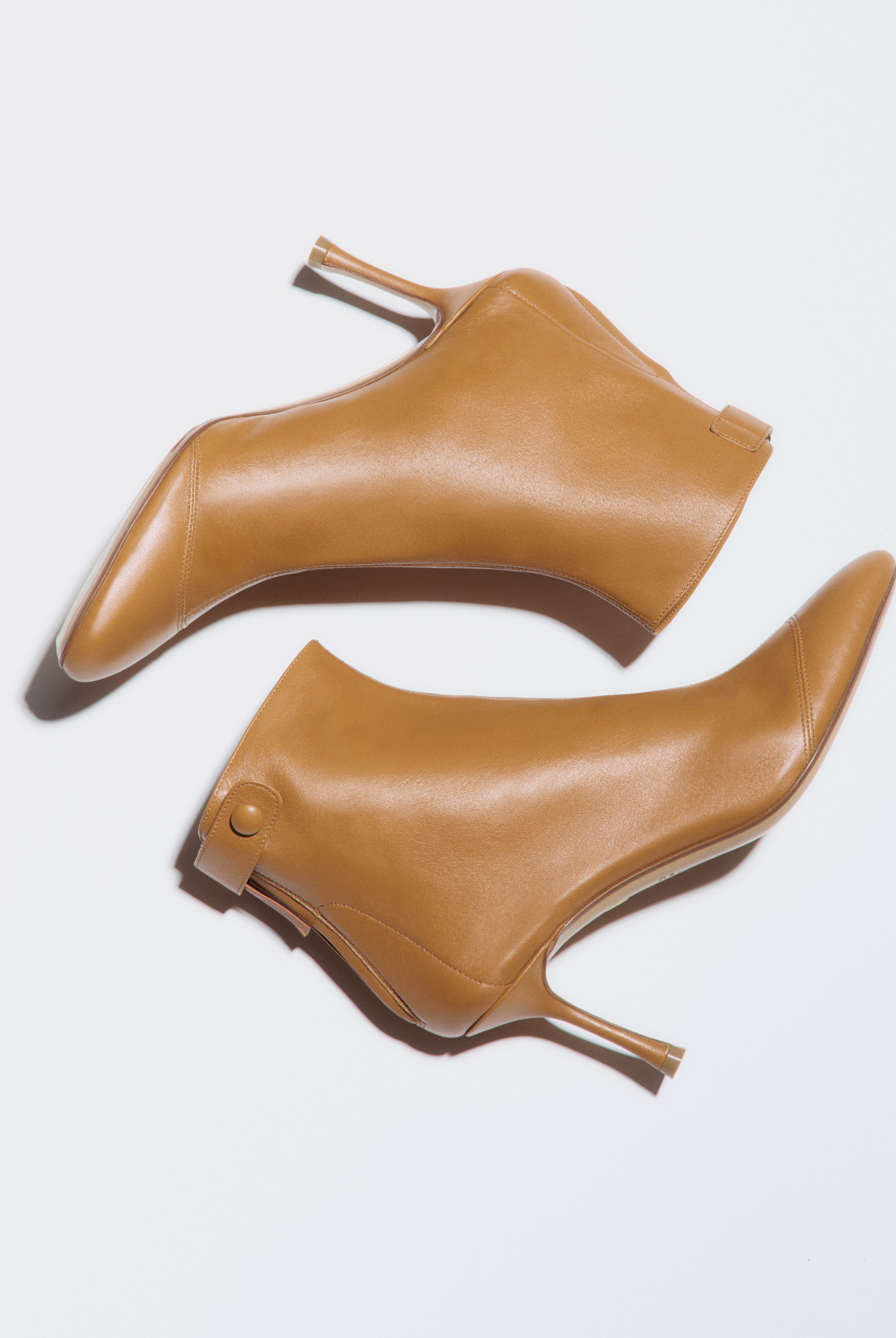 mou soft bootie with a zip and button closure on the back heel hight 95mm