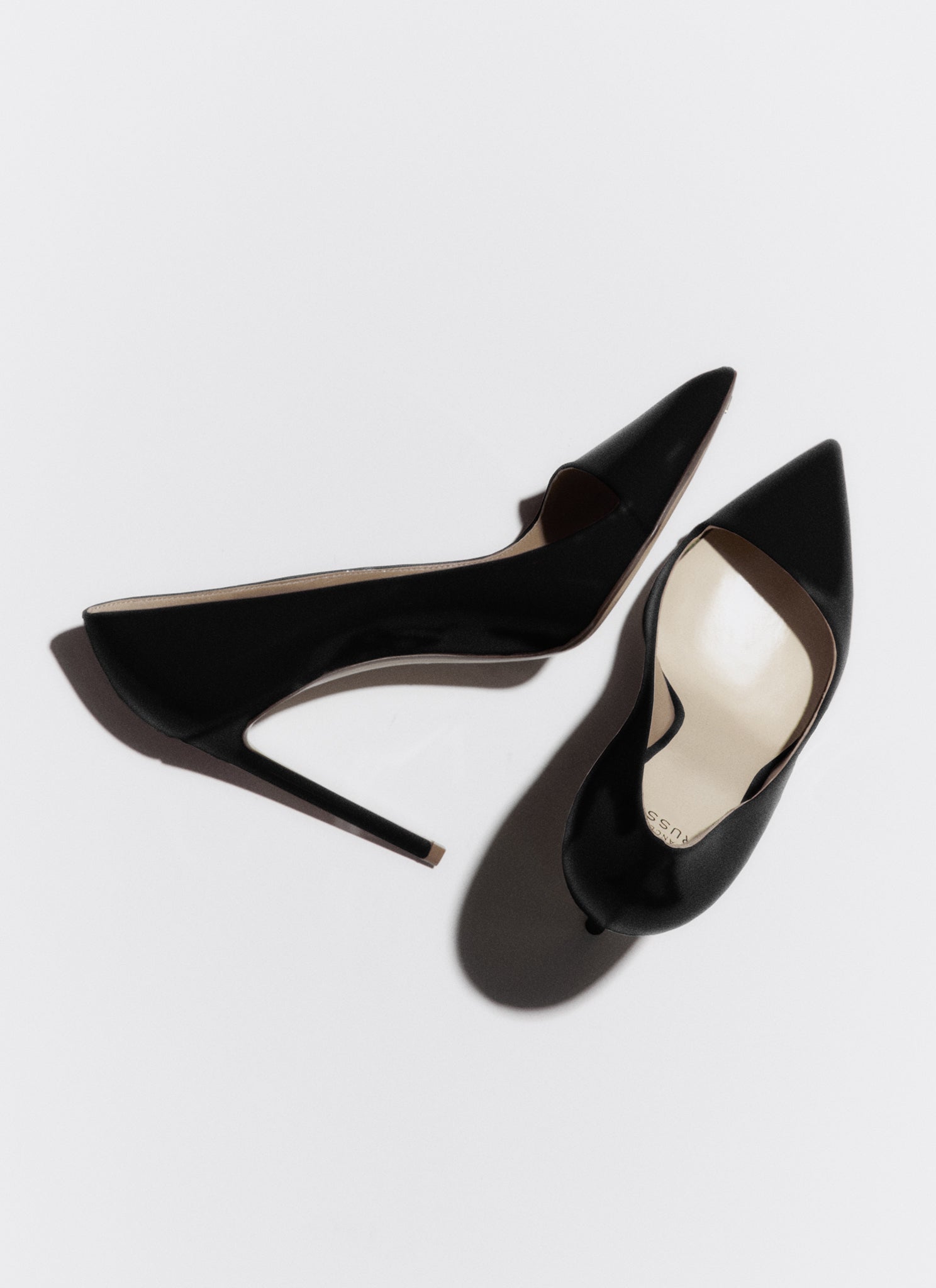 pump in black leather