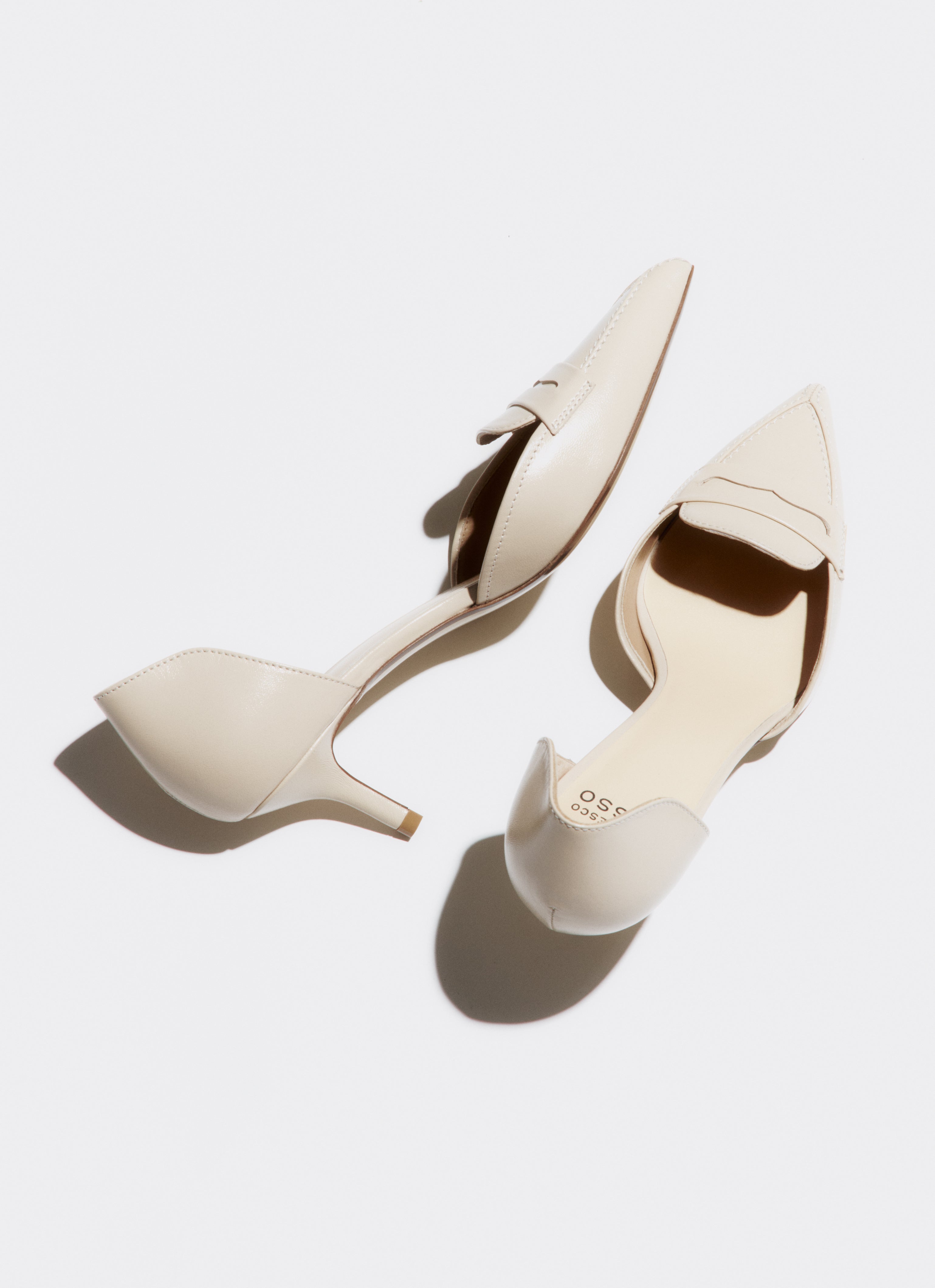 nude pump