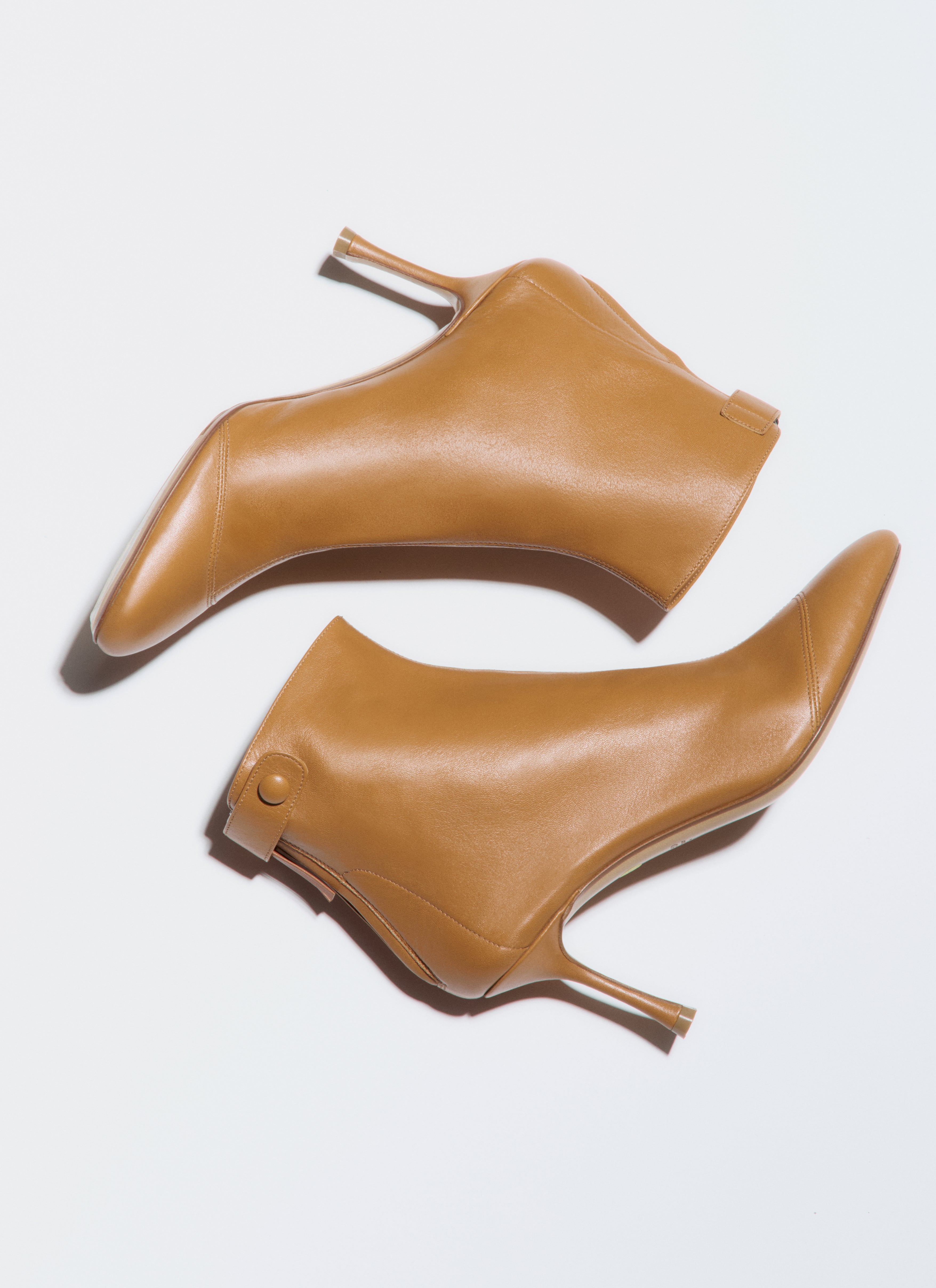 mou soft bootie with a zip and button closure on the back heel hight 95mm